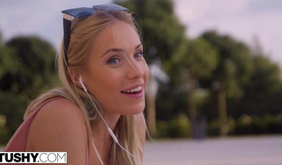Emelie seduces her roommates' wealthy older man