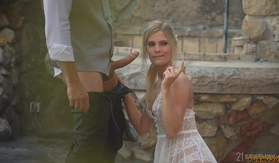 Candee Licious Shares Her Lover for Deepthroat and DP