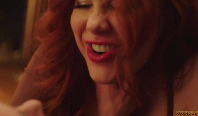 Il piacere della doppia penetrazione anale della rossa Maitland Ward