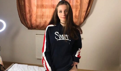 アレフティナ・バイオレットは友人に穴を埋めてもらう