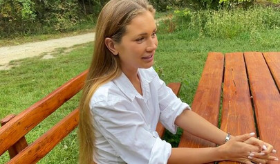 Mary Rock's outdoor anal encounter in a car