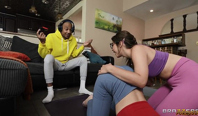 Violet Starr's Fitness Training Ends in Anal Creampie
