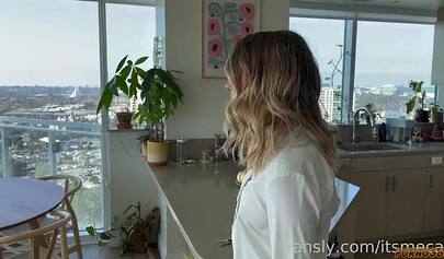 Realtor Cums in ItsMeCat's Ass After She Gets Stuck