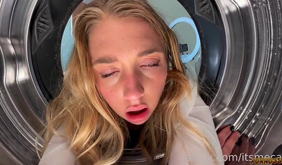 Realtor Cums in ItsMeCat's Ass After She Gets Stuck