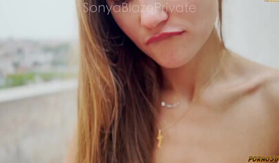 Sonia Blazes Balkon-Analabenteuer