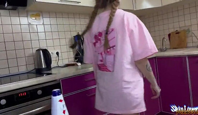 SkinLovers' boyfriend's friend gives her a much-needed anal