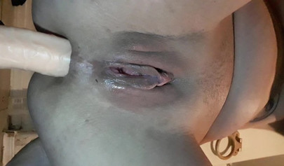 Blonde amateur explores anal squirt alone