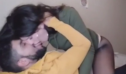 She's riding until her asshole's stretched out