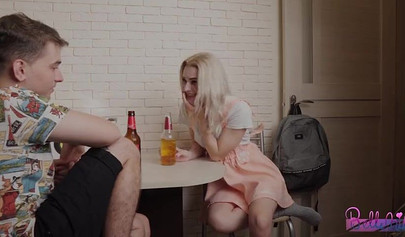 I cheat on my girlfriend with this big booty teen