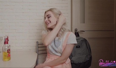 I cheat on my girlfriend with this big booty teen